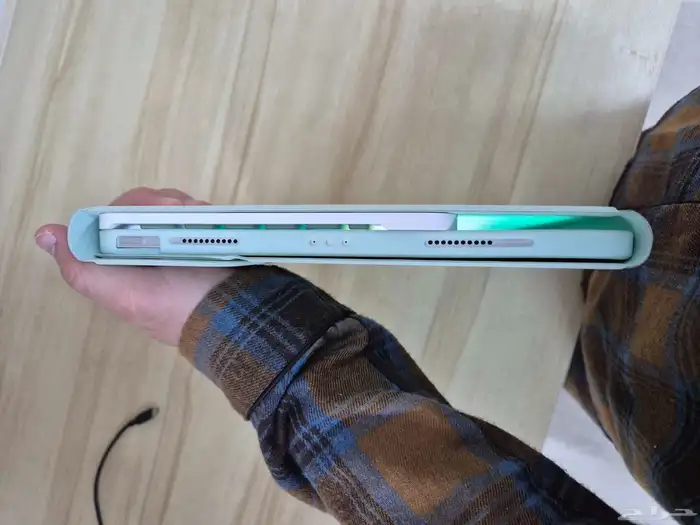 غلاف لآيباد 12.9 انتش مع كيبورد مع قلم الهدية 1