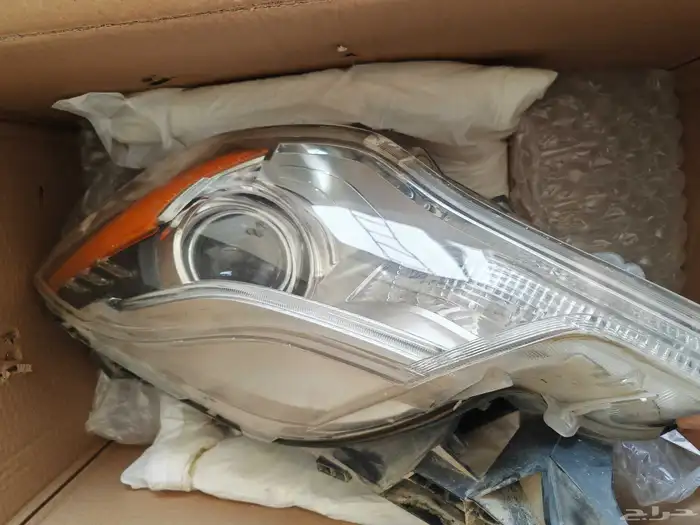 اسطبات وانارة امامي مزراتي كواتروبورتي 2015 أصلية للبيع 0