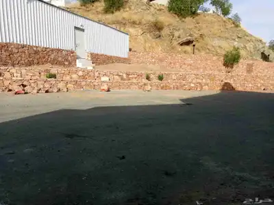مبني حجر كبير وسغير 0