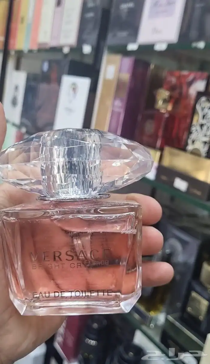 أفضل 7 عطور ماركات عالمية نسائية 4