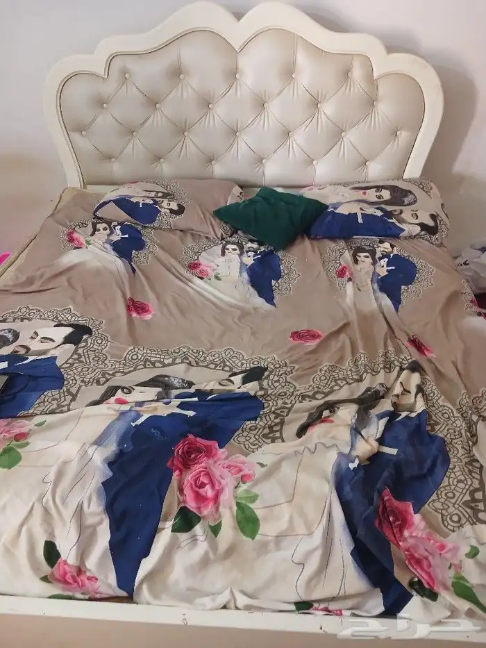 سرير كبير للبيع 0