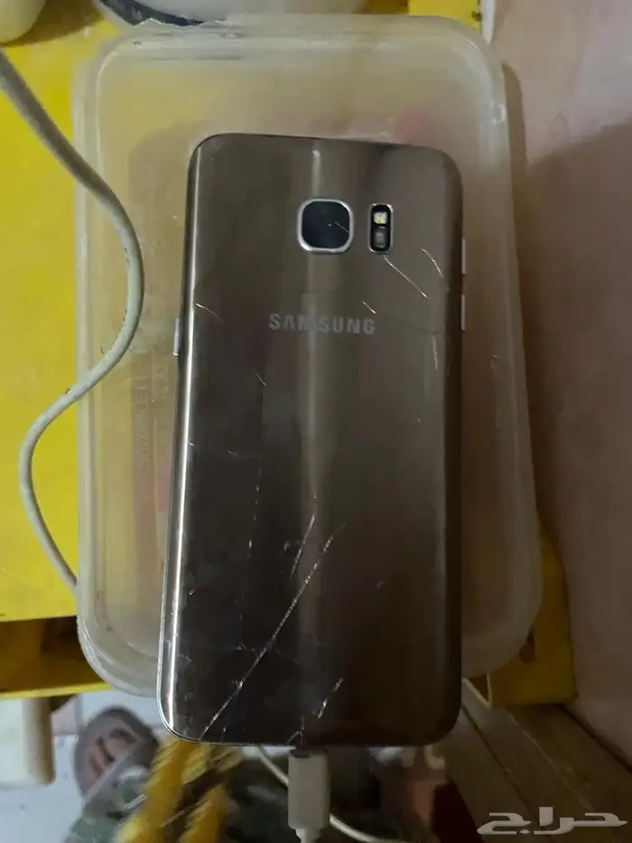 غرفة نوم وجوال وكنبة ودراجات وسياكل وشلال ومسحلة وكراسي 10