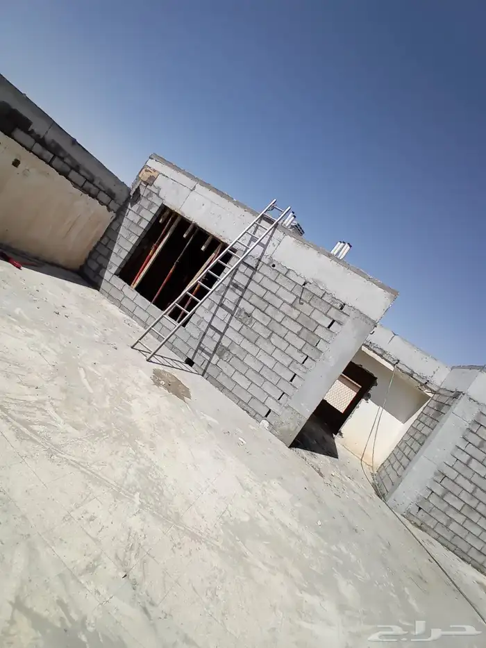 مقاول بناء ملاحق وترميم غرف شقق مجالس سترحات 0