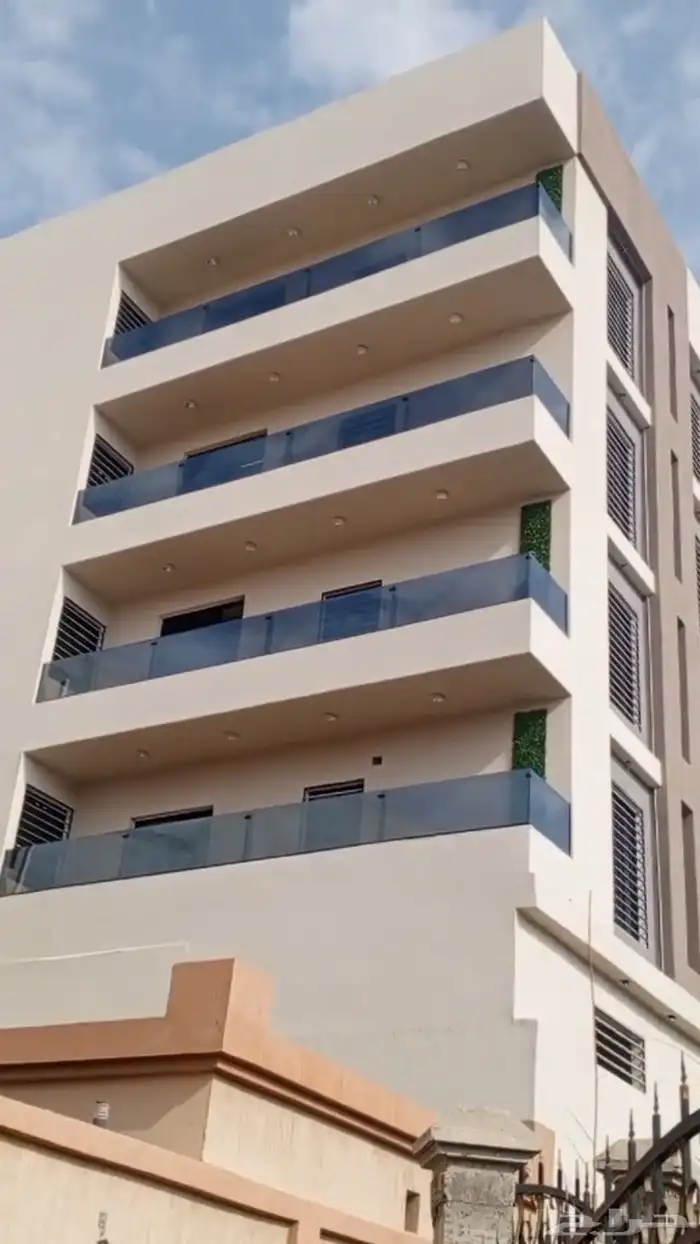 سواتر بلكونات زجاج سنكس اسود 12 ملي مسكرت 6