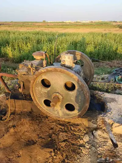 ماطور صناعة انجليزية 16 حصان ودينمو 15 كيلو مع القاعده 2