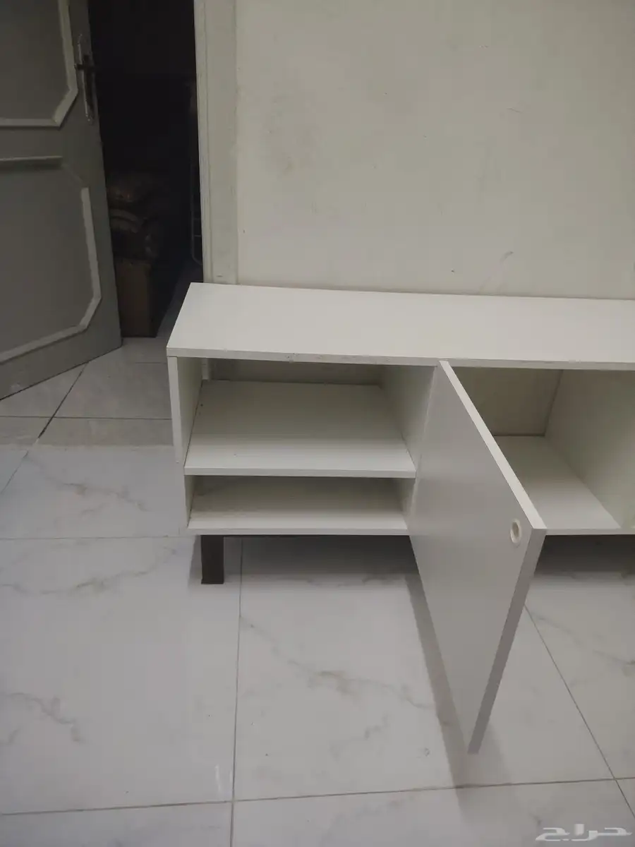 كنب طاوله شاشه بلازما من ايكا و طاوله زجاج وباب حاجز سعر رمز 3