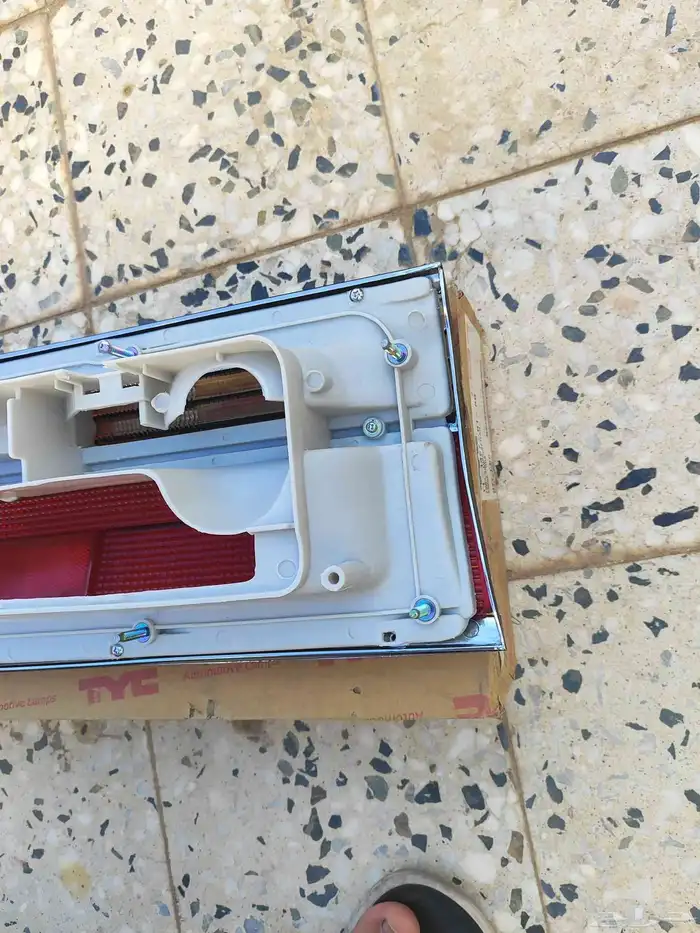 اسطب خلفي يمين R كرسيدا من 85.86 جديد بالكرتون صناعة تايوان 8