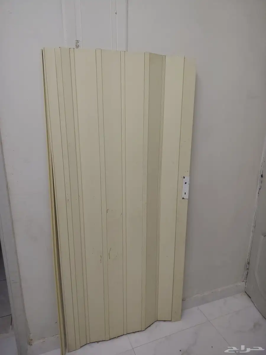 كنب طاوله شاشه بلازما من ايكا و طاوله زجاج وباب حاجز سعر رمز 7