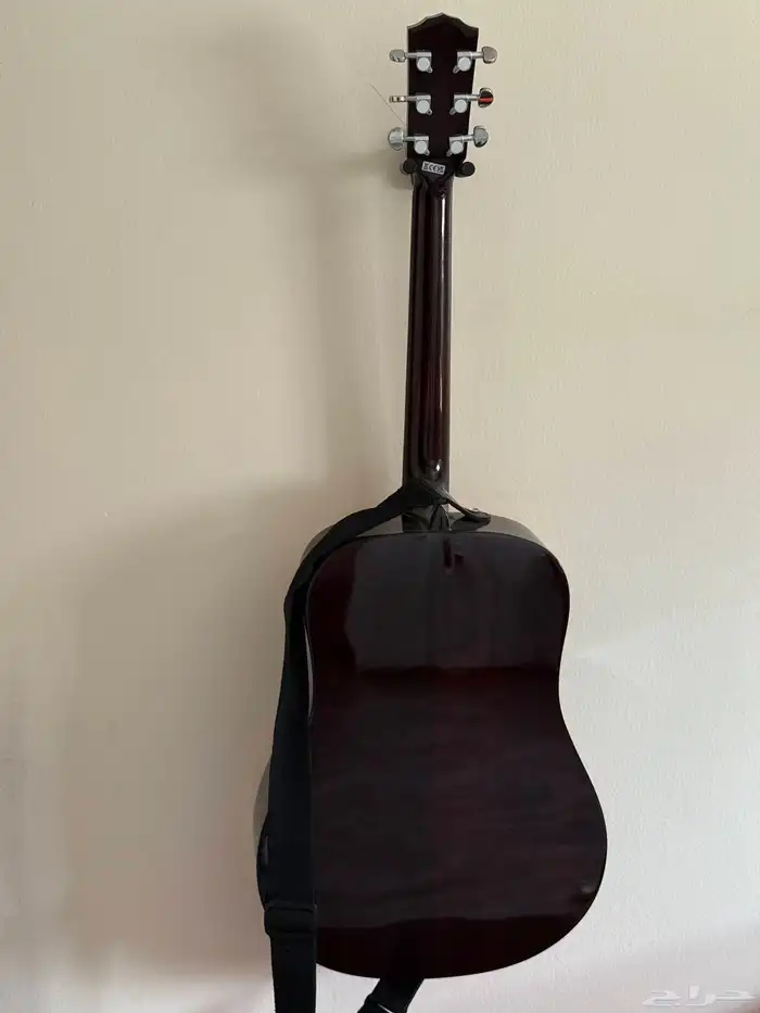 قيتار أكوستيك للبيع Acoustic guitar for sale 2