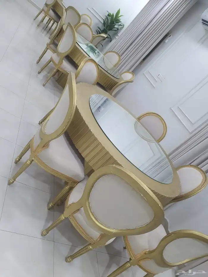 كراسي للمناسبات والمائدة الفاخرة 0