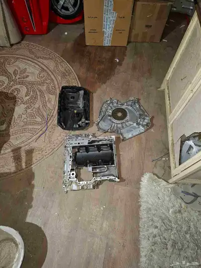 للبيع رأس مكينة أودي وقطع مكينه 5
