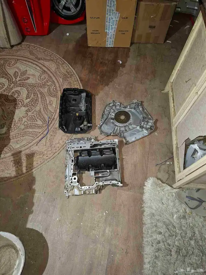 للبيع رأس مكينة أودي وقطع مكينه 5