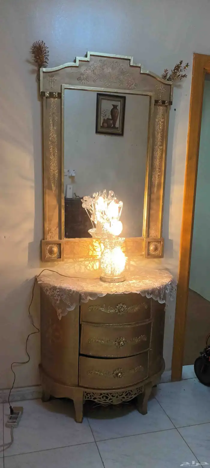 مدخل خشبي ذهبي للبيع 1