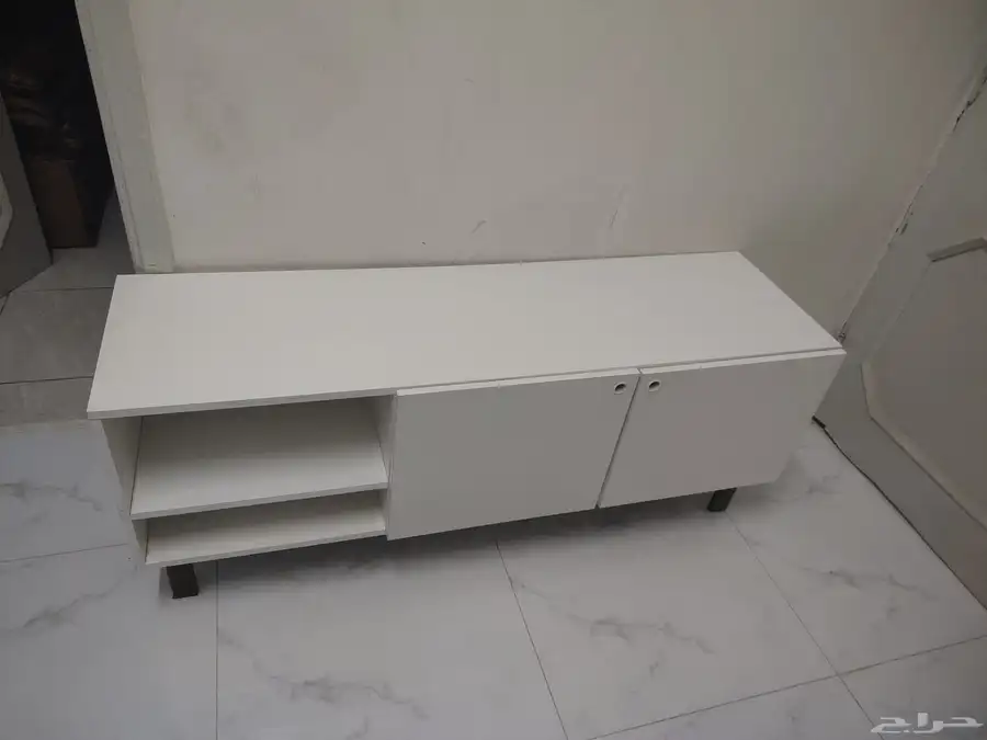 كنب طاوله شاشه بلازما من ايكا و طاوله زجاج وباب حاجز سعر رمز 1