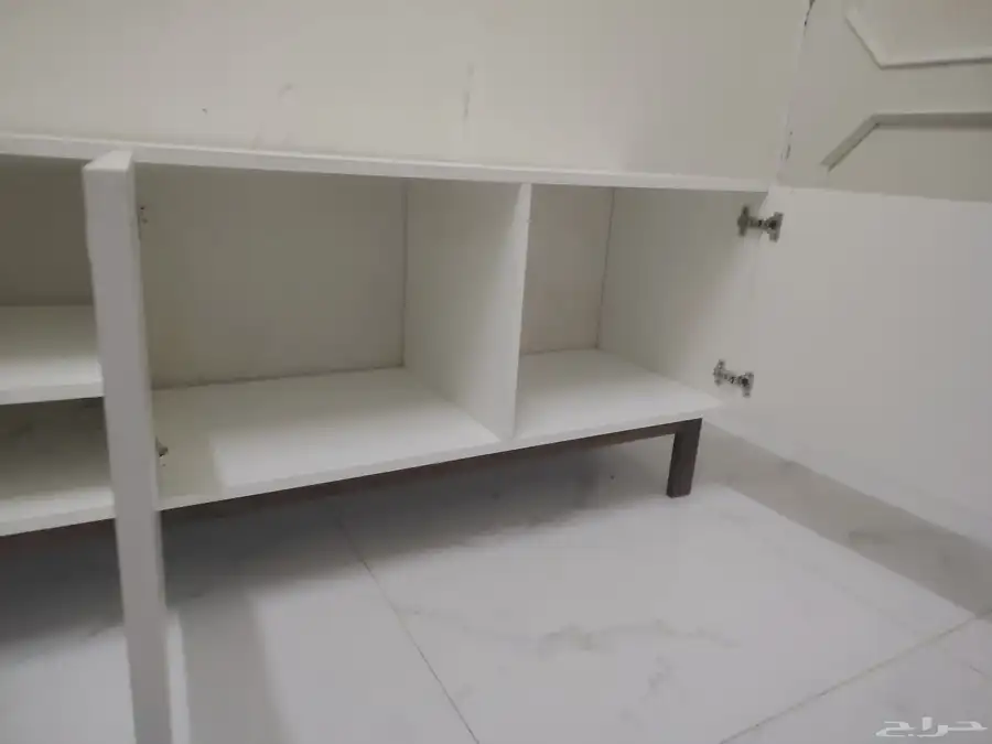 كنب طاوله شاشه بلازما من ايكا و طاوله زجاج وباب حاجز سعر رمز 4