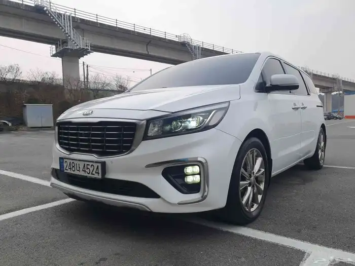 2019 Kia Carnival Diesel كارنيفال كاميرات 360 فل اوبشن 5