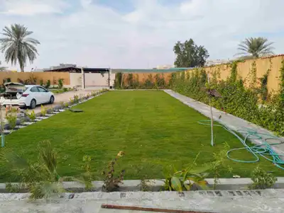 تنسيق حدائق جازان جلسات خارجيه أحواض زراع عشب صناعي بديل خشب 7
