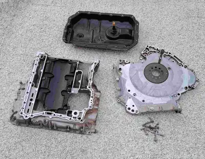 للبيع رأس مكينة أودي وقطع مكينه 8