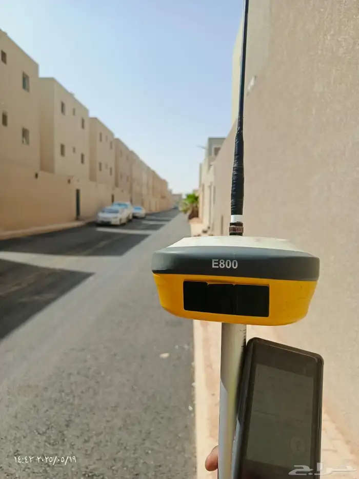 عملاق الأجهزة المساحية جهاز GPS E-800 4
