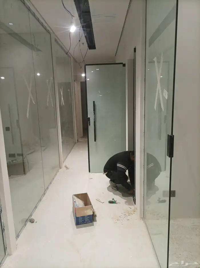 تركيب زجاج سكريت مكاتب وجهات شوارت أبواب صيانه 4