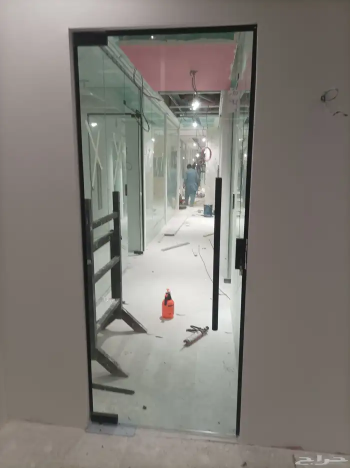 تركيب زجاج سكريت مكاتب وجهات شوارت أبواب صيانه 0