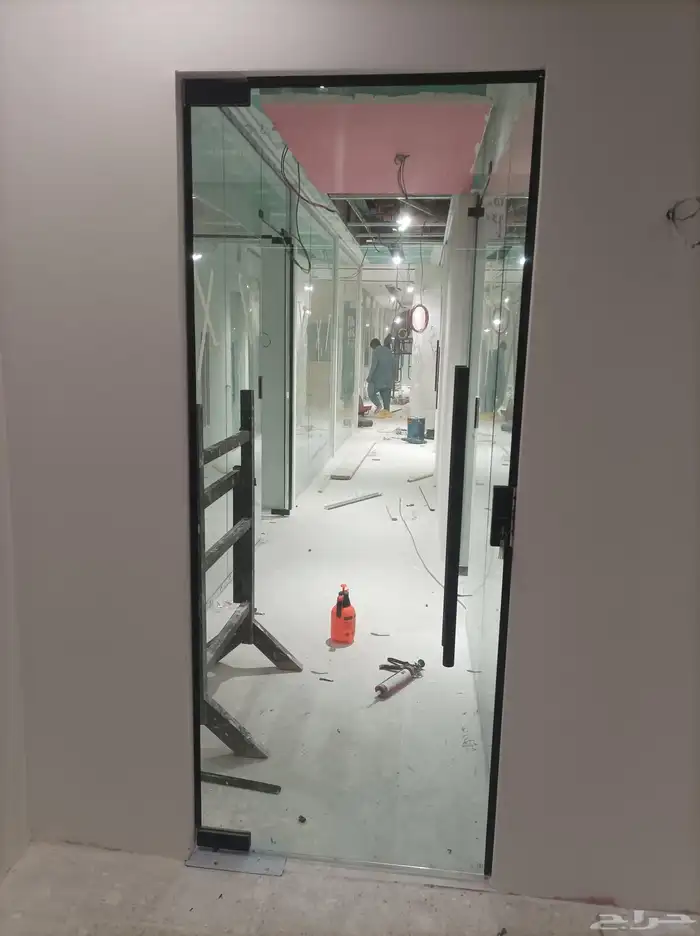 تركيب زجاج سكريت مكاتب وجهات شوارت أبواب صيانه 2