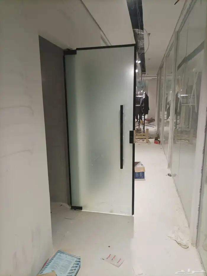 تركيب زجاج سكريت مكاتب وجهات شوارت أبواب صيانه 3