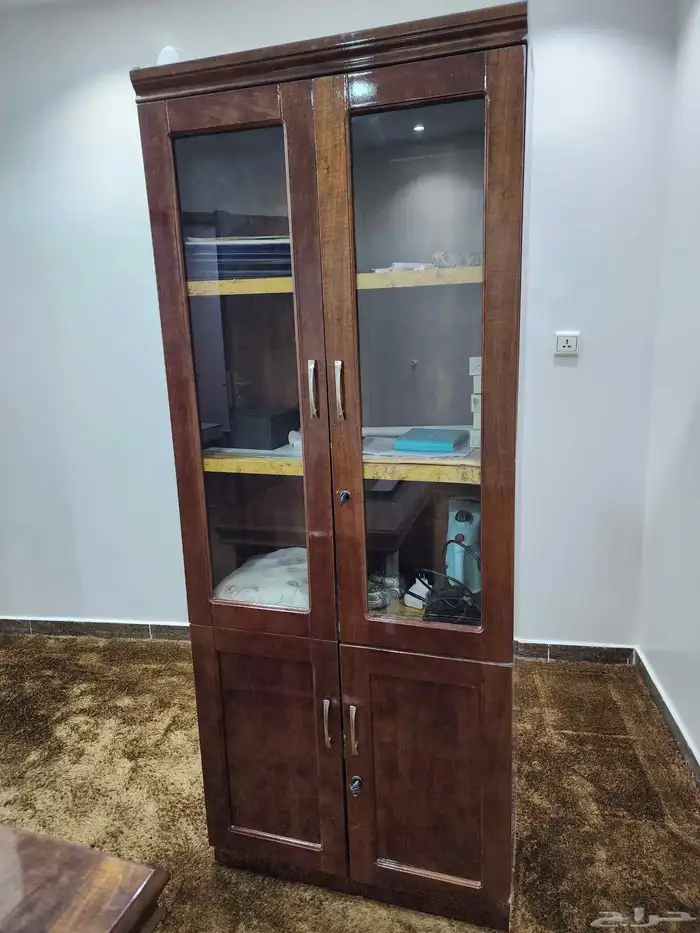 مكتب متكامل للبيع 2