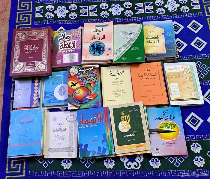كتب متنوعة بحالة ممتاز ة 2