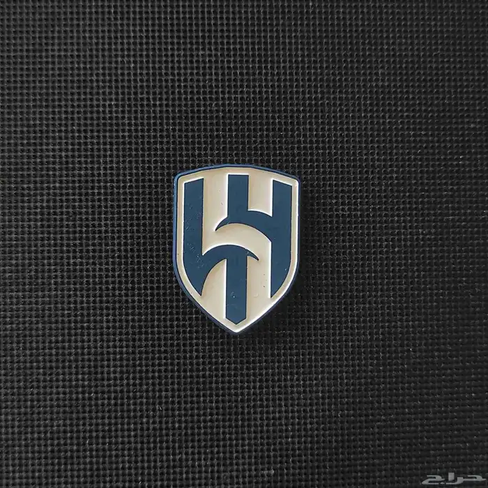 ملصق معدني بشعار الهلال 0