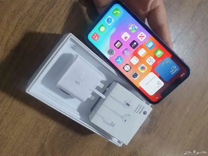 ايفون 11 اللون المميز 6