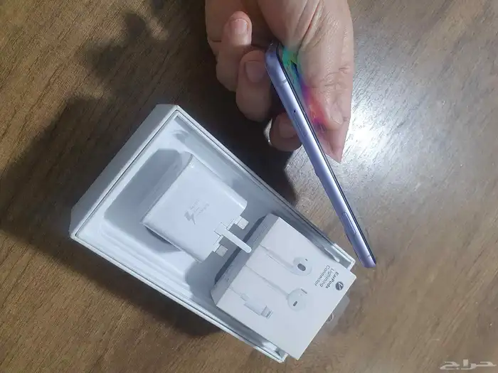 ايفون 11 اللون المميز 3