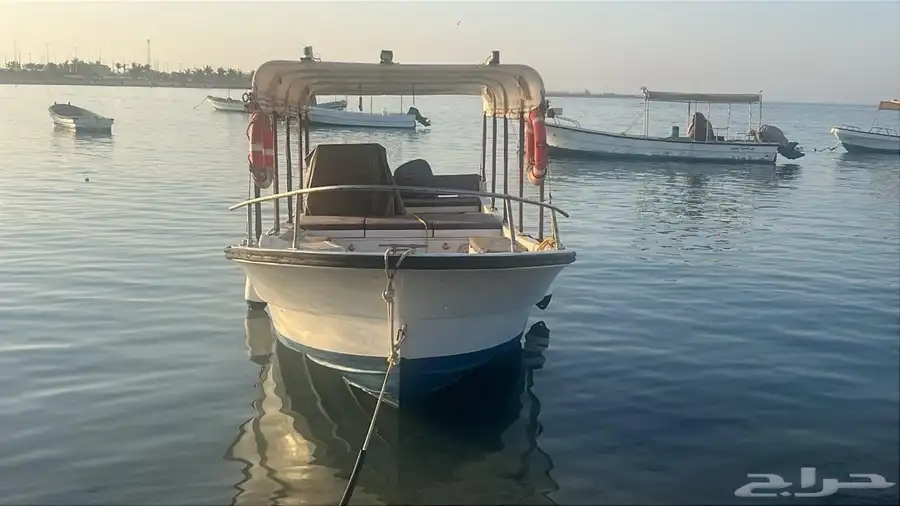 قارب نزهة 9 متر 8