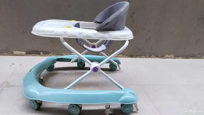 Baby walker available in Makkah good condition good working 2