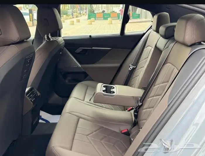 بي ام 520 BMW 8