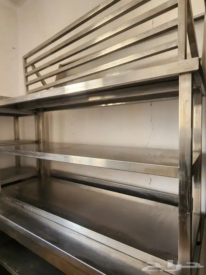 طاولات ستيل مستخدمه شبه جديد 1