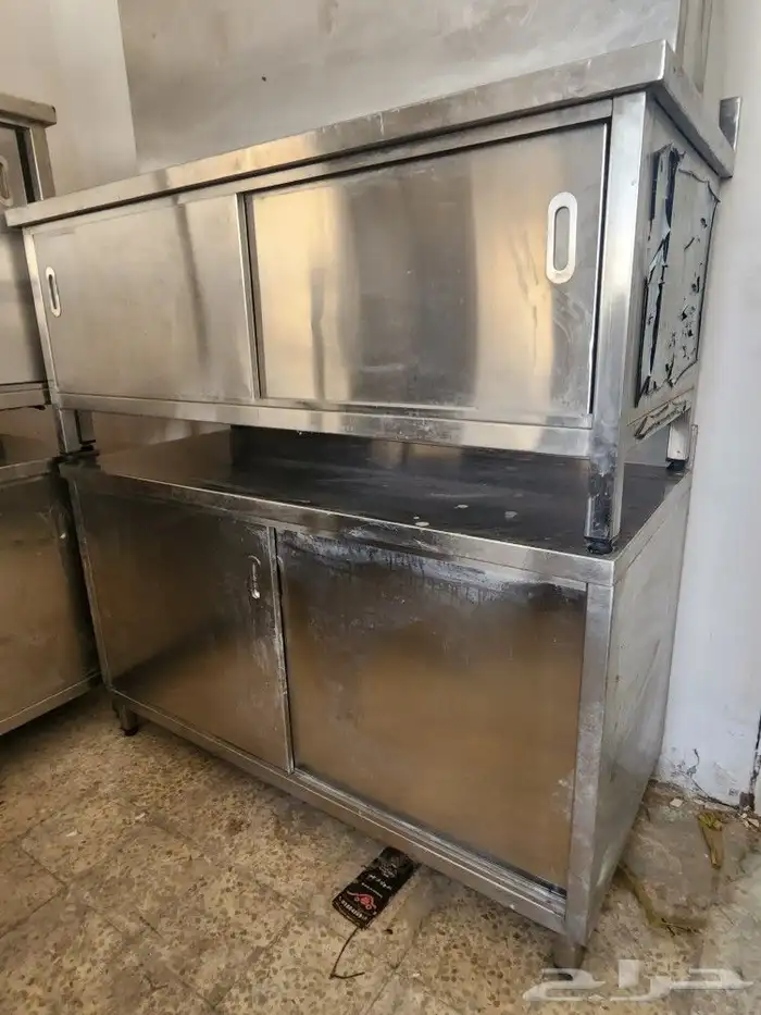 طاولات ستيل مستخدمه شبه جديد 0