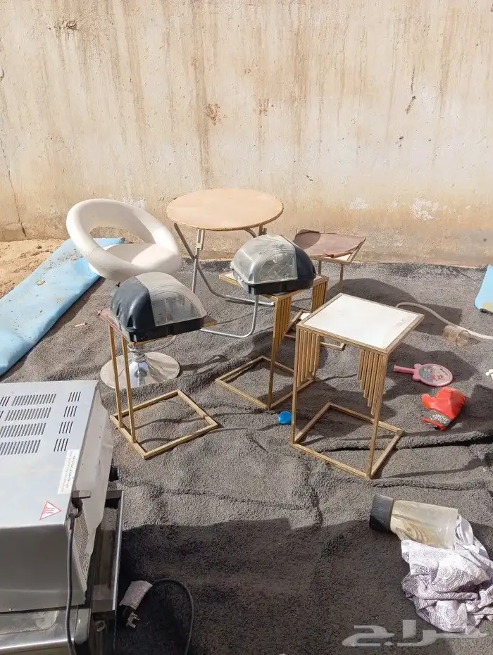 شاشات كمبيوتر طاولات مسجلة مكينة قهوة 0