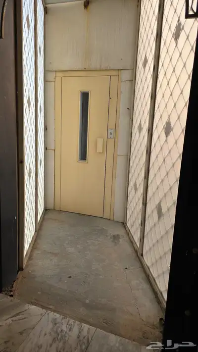 مصعد للبيع بجيمع معداته 5