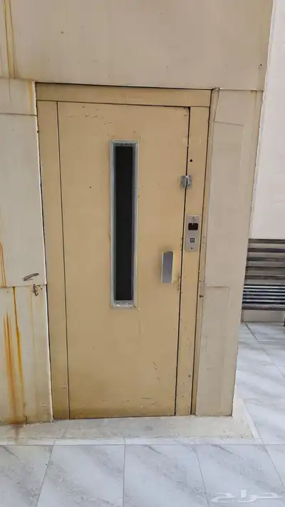 مصعد للبيع بجيمع معداته 0