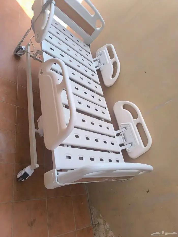 سرير طبي كهربائي فرشه معا المرتبه 8حركات 5