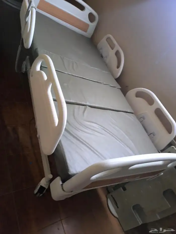 سرير طبي كهربائي فرشه معا المرتبه 8حركات 0