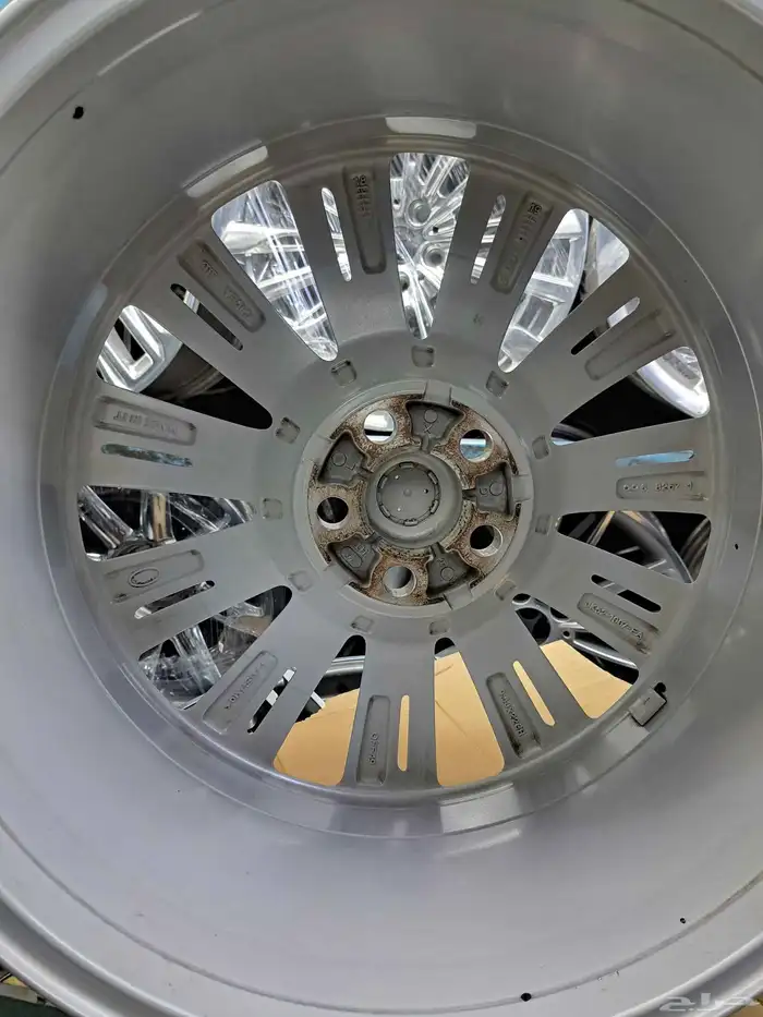 جنوط رنج روفر اوتوبجرافي 2021مقاس 22اصليه وكاله 10