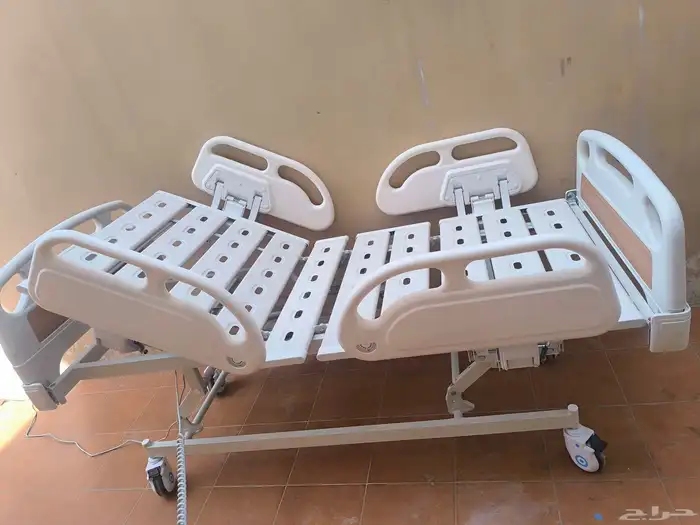 سرير طبي كهربائي فرشه معا المرتبه 8حركات 6
