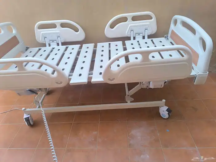 سرير طبي كهربائي فرشه معا المرتبه 8حركات 4