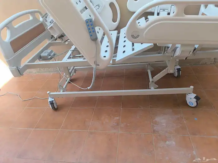 سرير طبي كهربائي فرشه معا المرتبه 8حركات 7