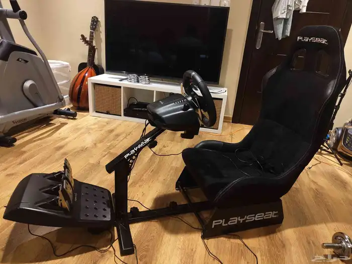 G920 Steering wheel and SIM racing playseat 0