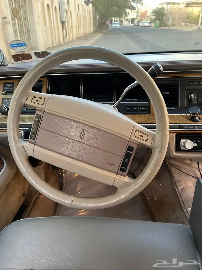 فورد لينكون تاون كار 1990 مخزن للبيع 10