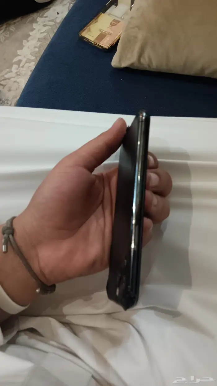 القزاز الي ورا مكسور الشاشه متغيره والبطارية متغيره 3