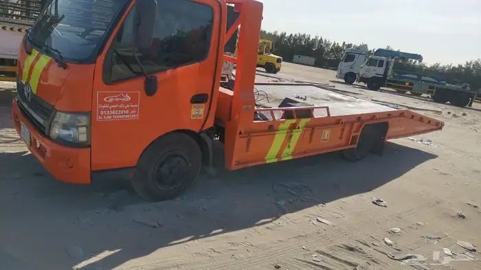 Towing service and Forklift service سطحه نقل سيارات او رافعة 0